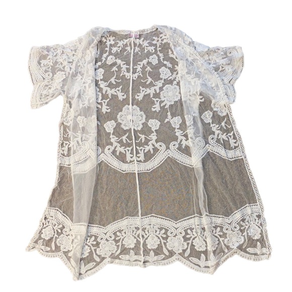 MAEVEN BRIDAL - Boho Lace Kimono / Bridal Lace Robe / Beach Cover-Up - Picture 13 of 15